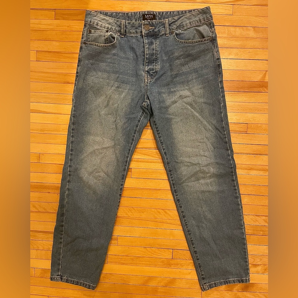 Men’s BohooMAN Baggy Light-Wash Jeans Tag 34 (Measure 36)